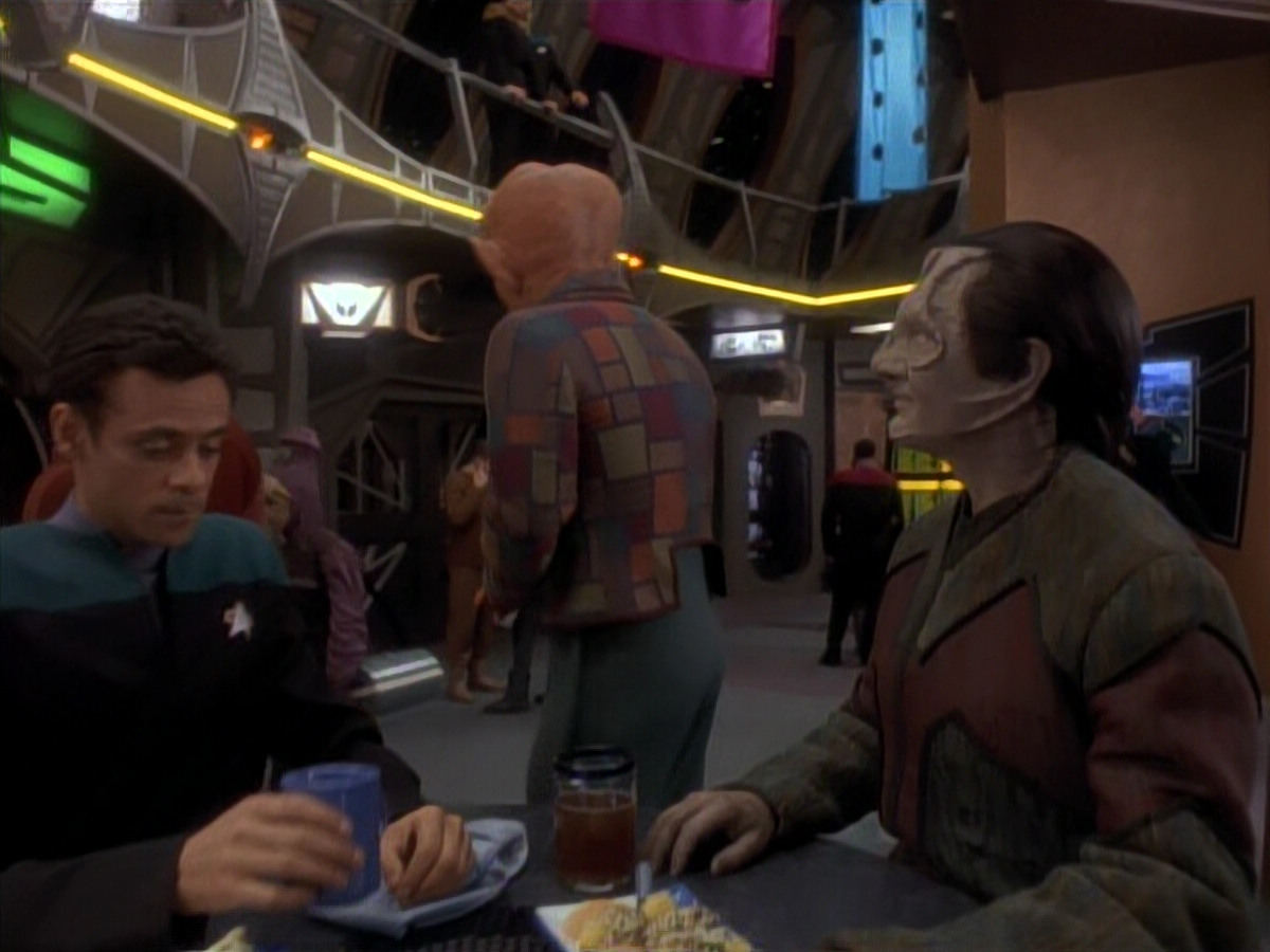 extant_StarTrek_DS9_3x18-DistantVoices_00315.jpg