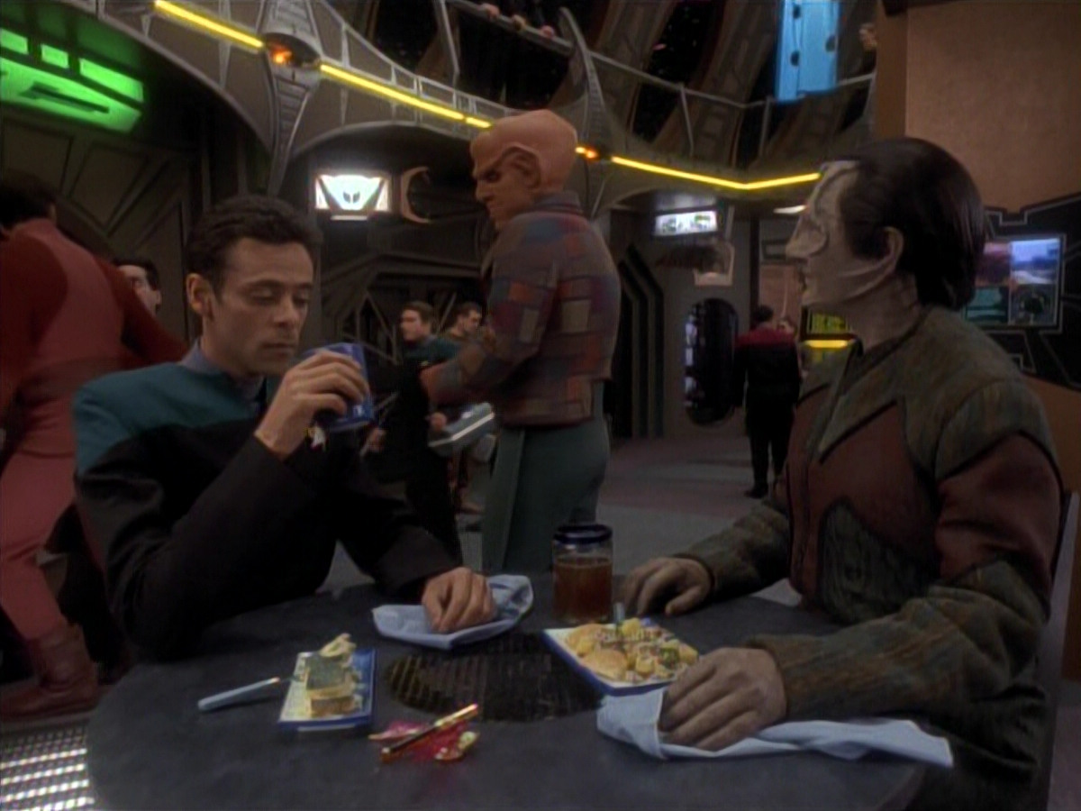 extant_StarTrek_DS9_3x18-DistantVoices_00317.jpg