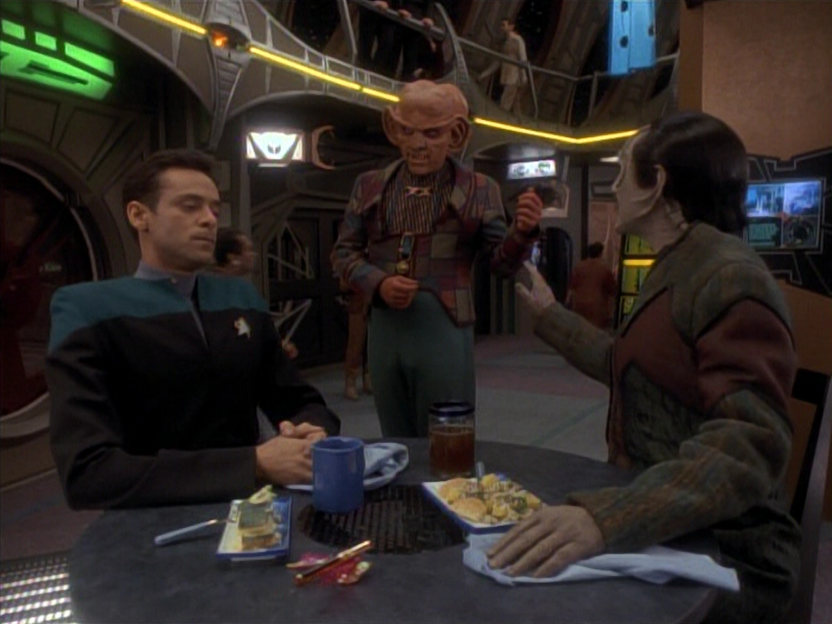 extant_StarTrek_DS9_3x18-DistantVoices_00329.jpg
