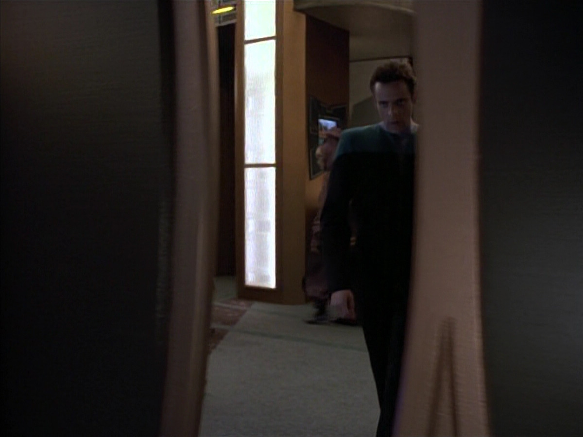 extant_StarTrek_DS9_3x18-DistantVoices_00341.jpg