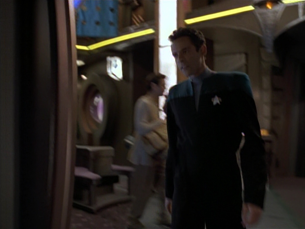 extant_StarTrek_DS9_3x18-DistantVoices_00342.jpg