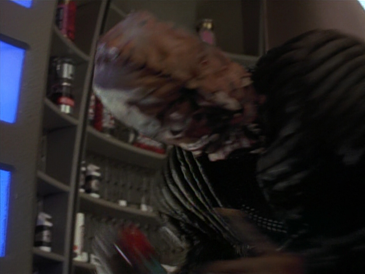 extant_StarTrek_DS9_3x18-DistantVoices_00345.jpg