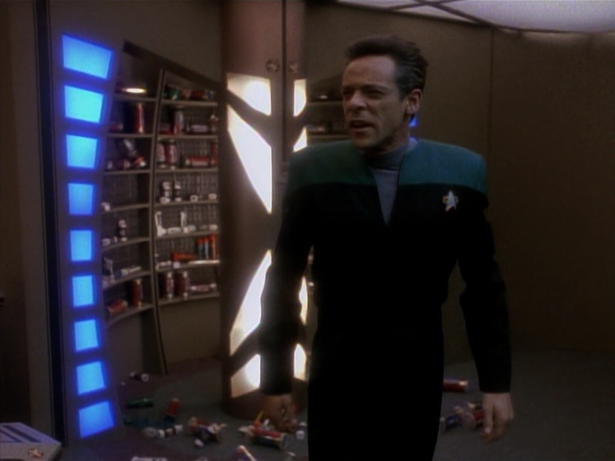 extant_StarTrek_DS9_3x18-DistantVoices_00551.jpg