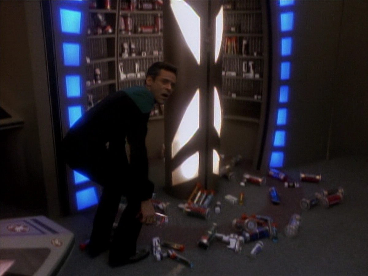 extant_StarTrek_DS9_3x18-DistantVoices_00560.jpg