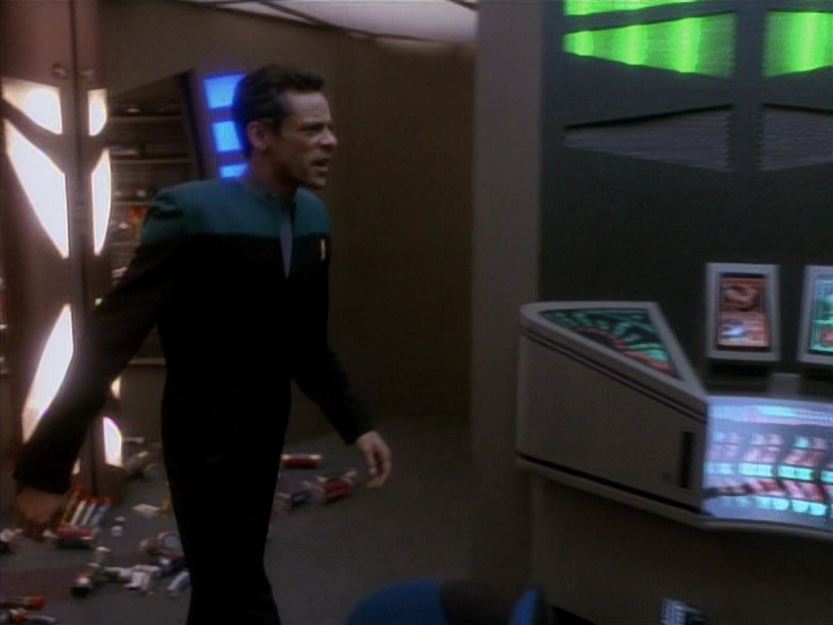 extant_StarTrek_DS9_3x18-DistantVoices_00576.jpg