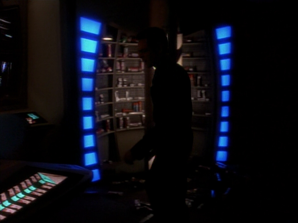 extant_StarTrek_DS9_3x18-DistantVoices_00585.jpg