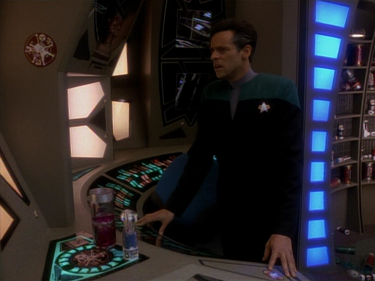 extant_StarTrek_DS9_3x18-DistantVoices_00592.jpg