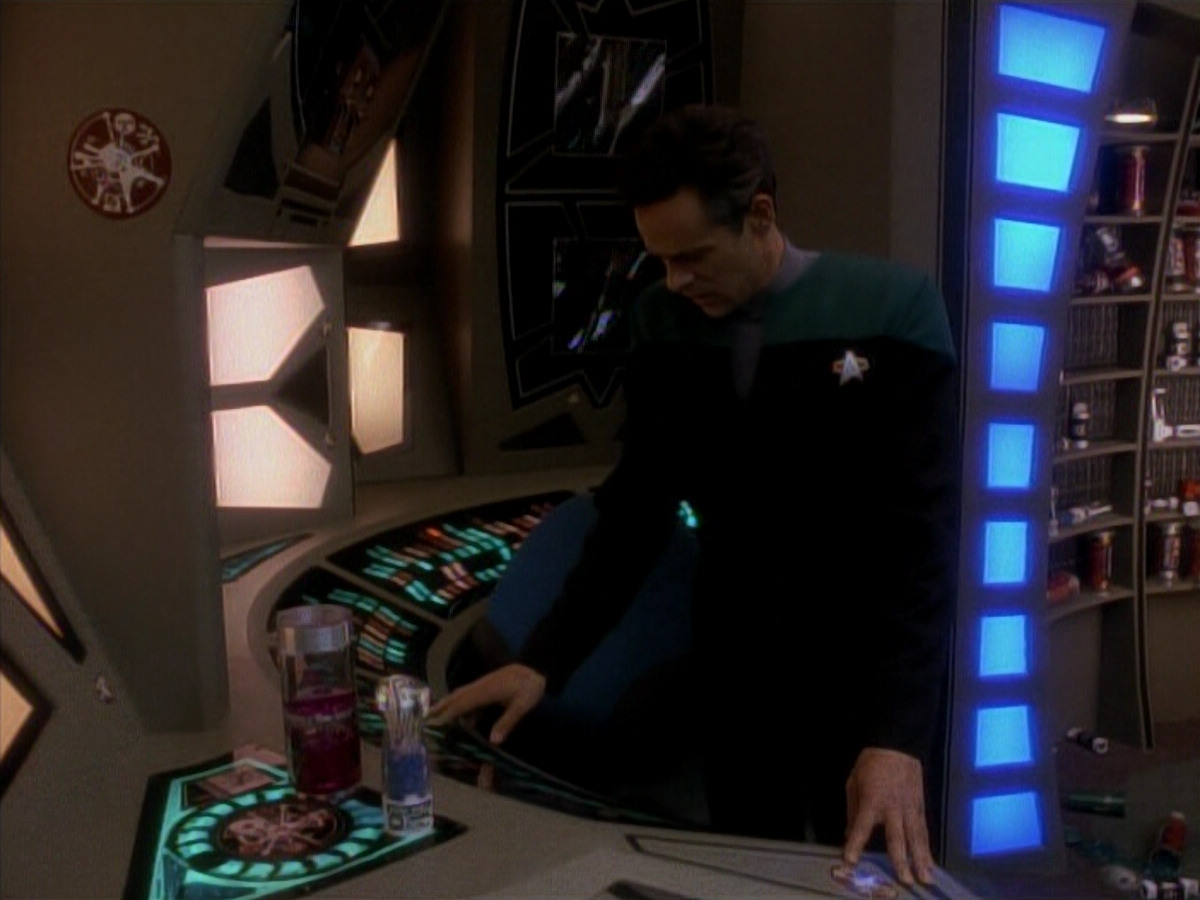 extant_StarTrek_DS9_3x18-DistantVoices_00595.jpg