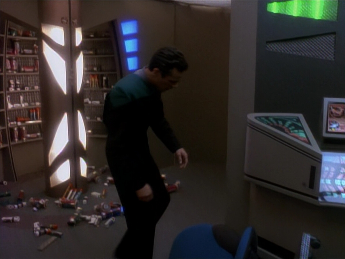 extant_StarTrek_DS9_3x18-DistantVoices_00609.jpg