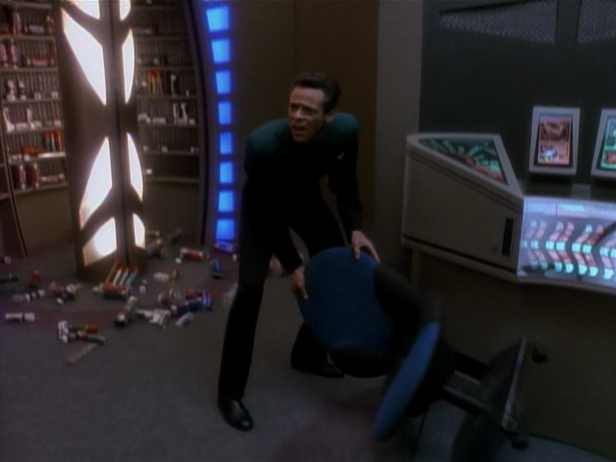 extant_StarTrek_DS9_3x18-DistantVoices_00611.jpg