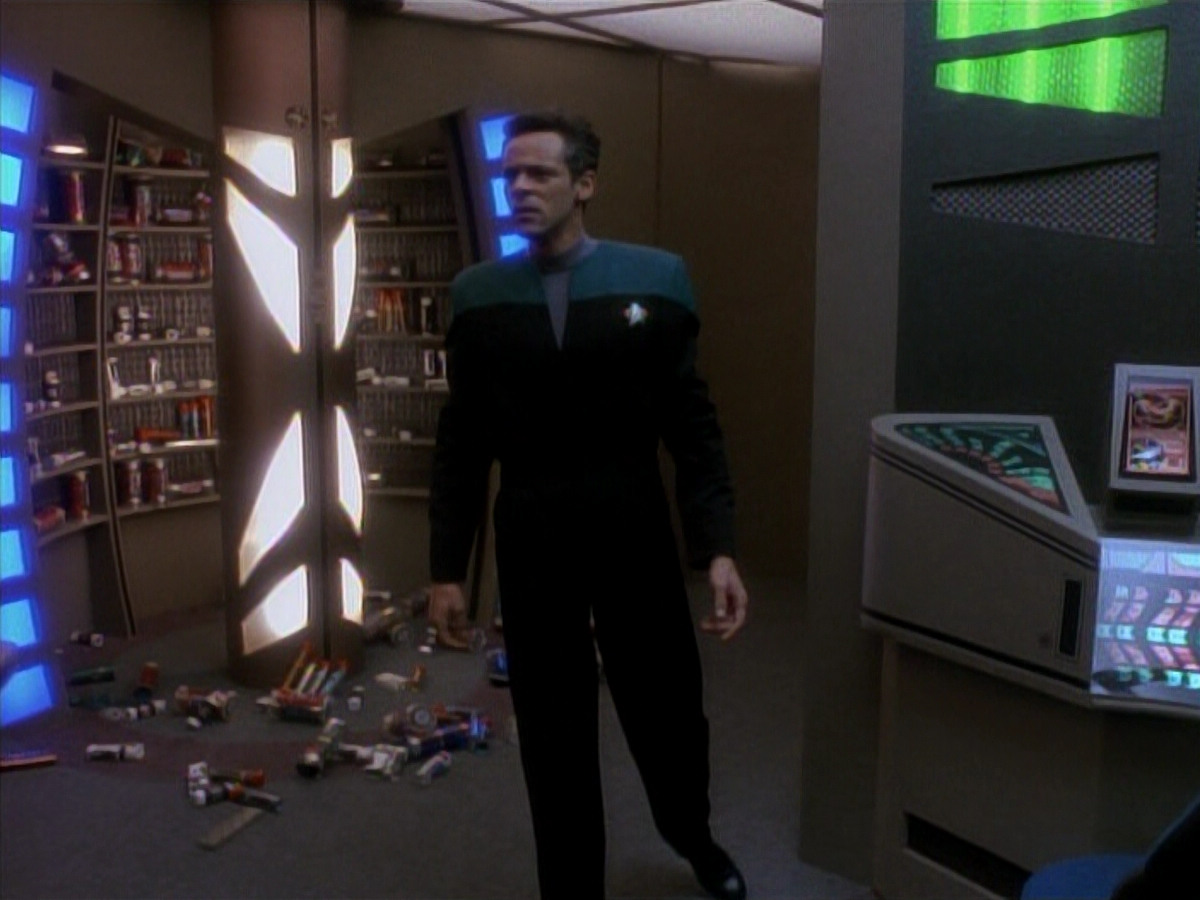 extant_StarTrek_DS9_3x18-DistantVoices_00616.jpg