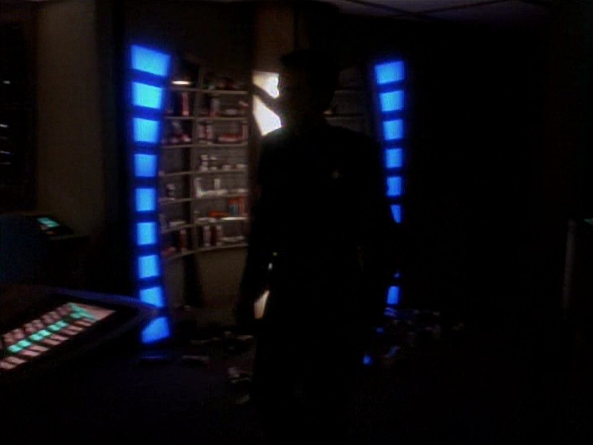extant_StarTrek_DS9_3x18-DistantVoices_00620.jpg