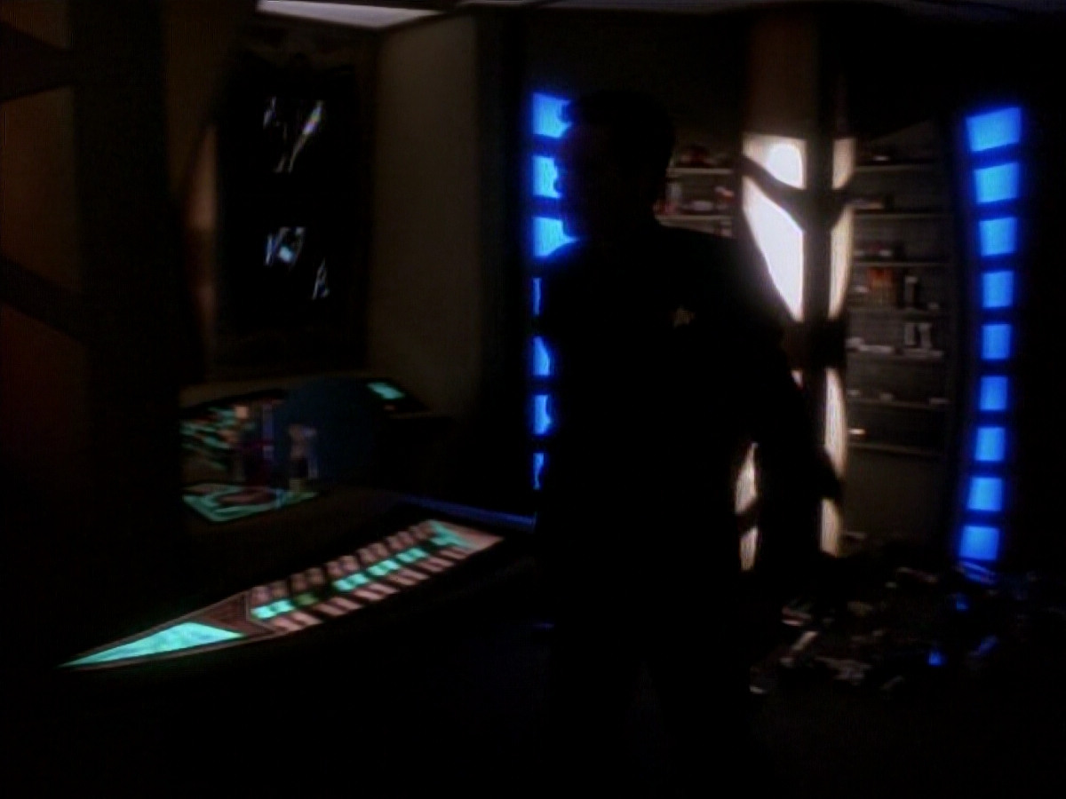 extant_StarTrek_DS9_3x18-DistantVoices_00621.jpg