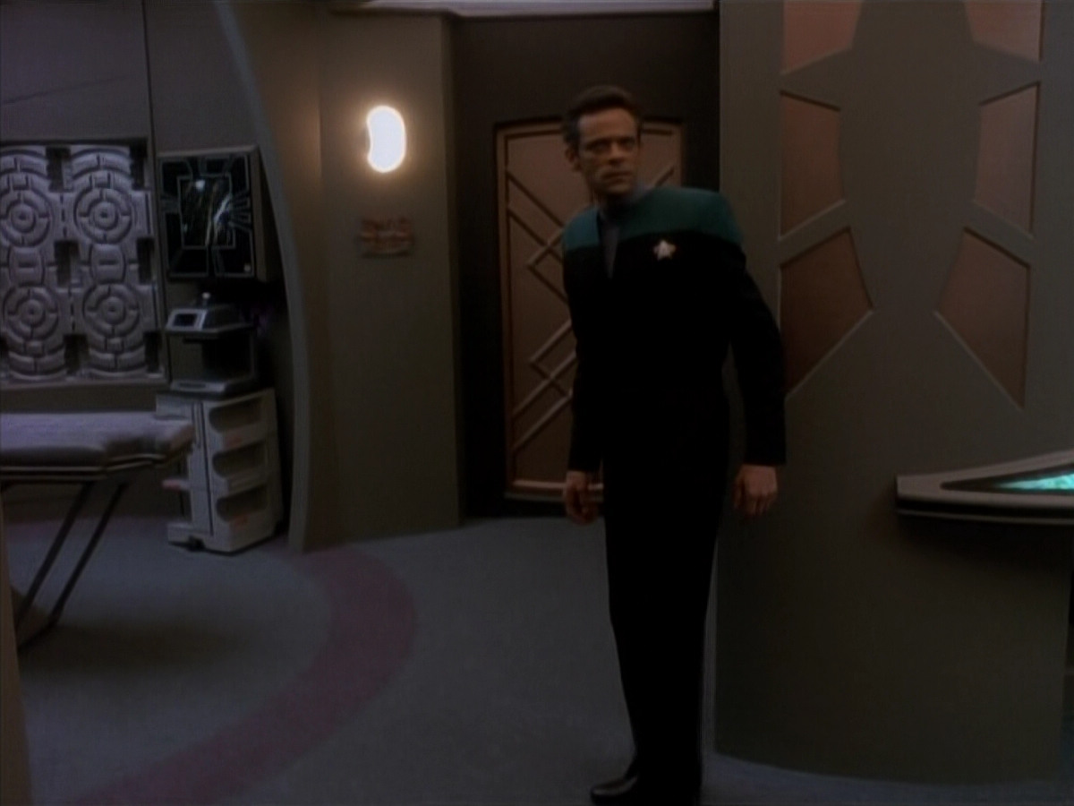 extant_StarTrek_DS9_3x18-DistantVoices_00631.jpg