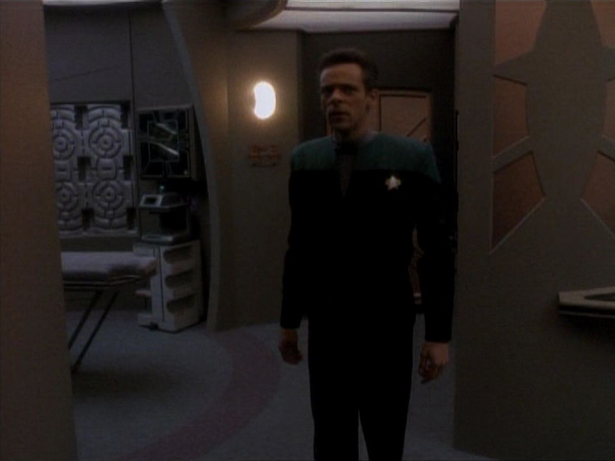 extant_StarTrek_DS9_3x18-DistantVoices_00634.jpg