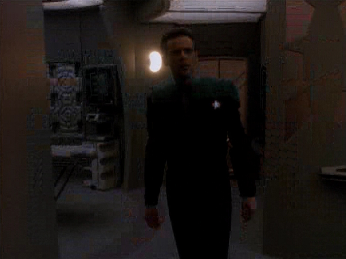 extant_StarTrek_DS9_3x18-DistantVoices_00635.jpg