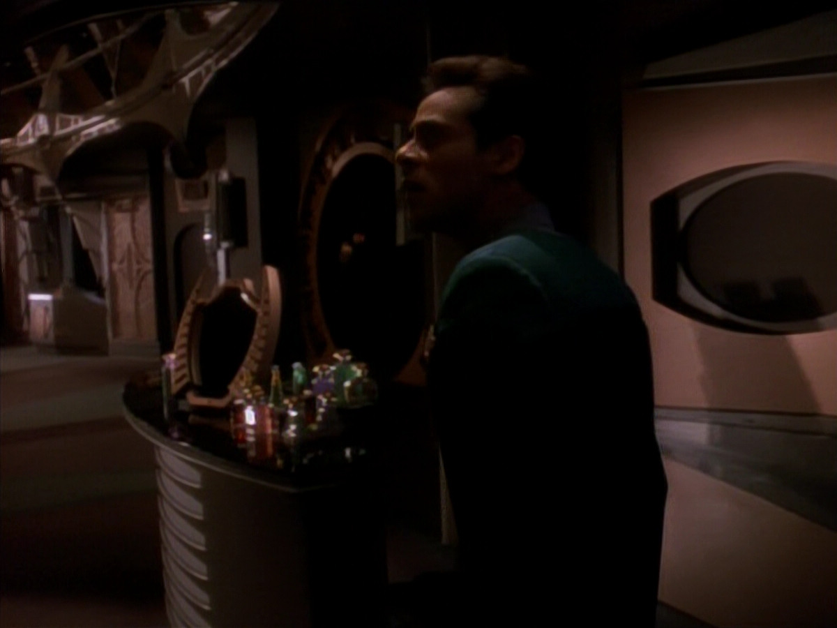 extant_StarTrek_DS9_3x18-DistantVoices_00647.jpg