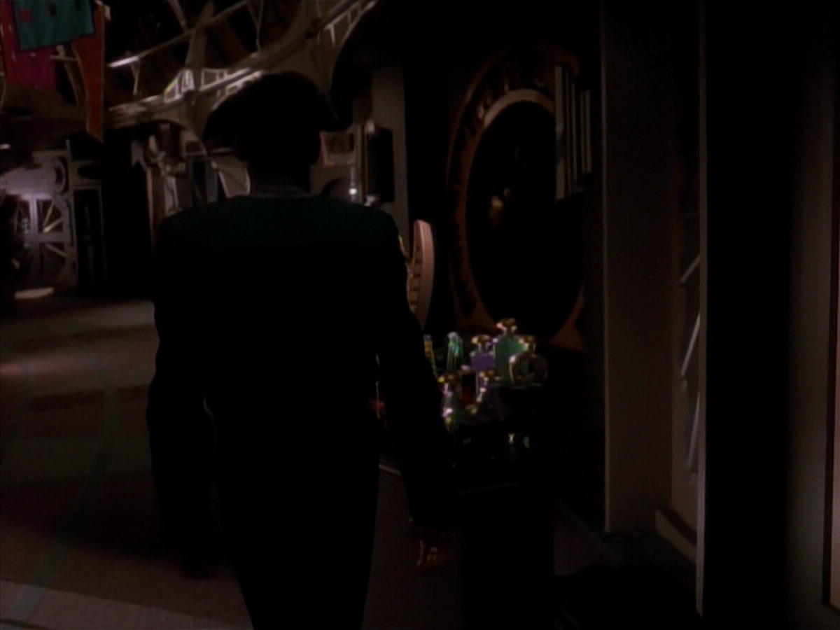 extant_StarTrek_DS9_3x18-DistantVoices_00659.jpg