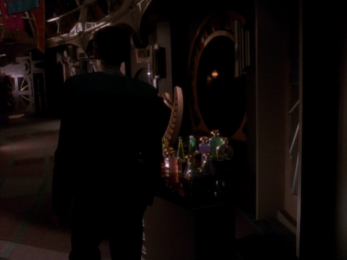 extant_StarTrek_DS9_3x18-DistantVoices_00660.jpg