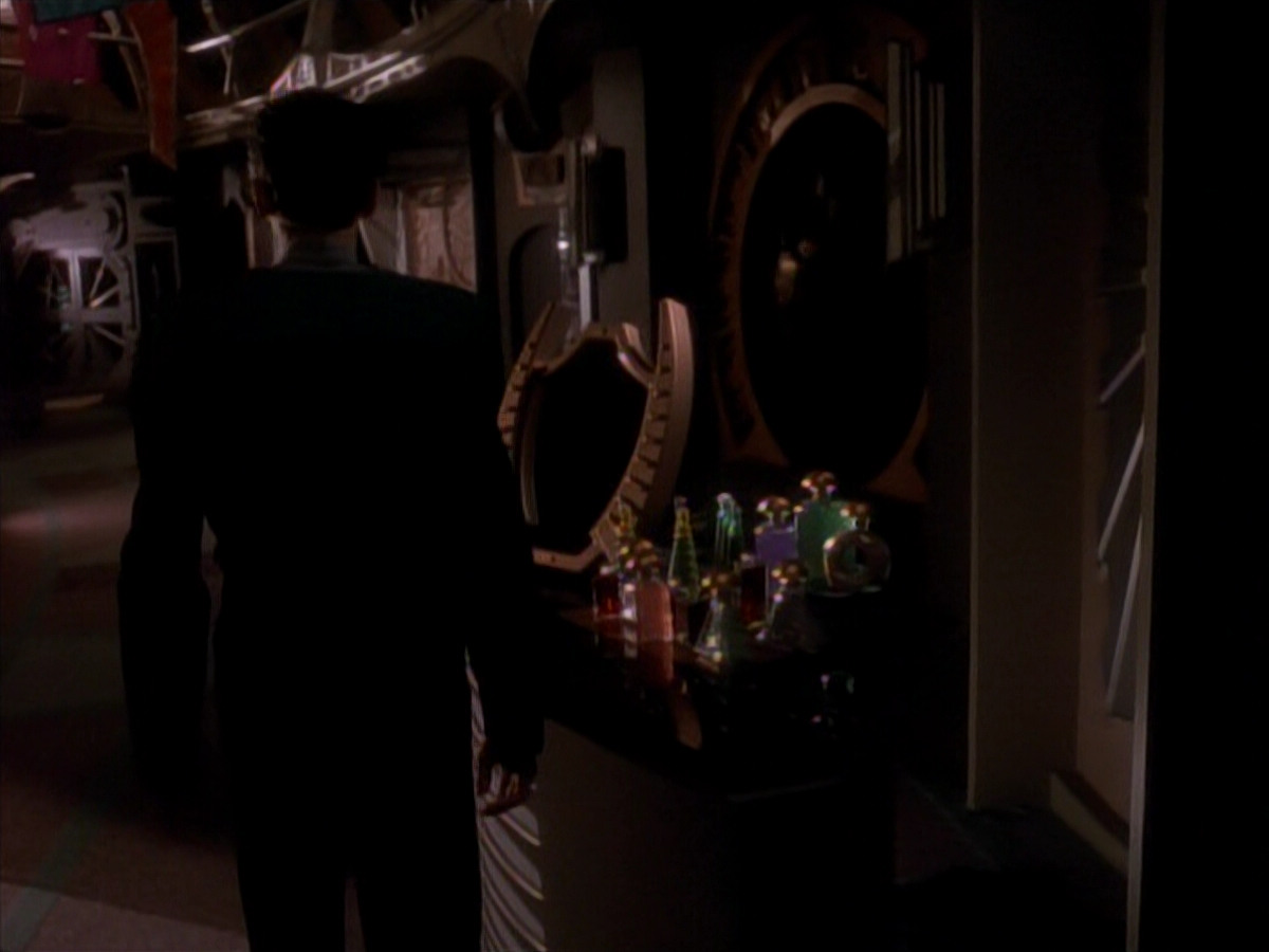 extant_StarTrek_DS9_3x18-DistantVoices_00661.jpg