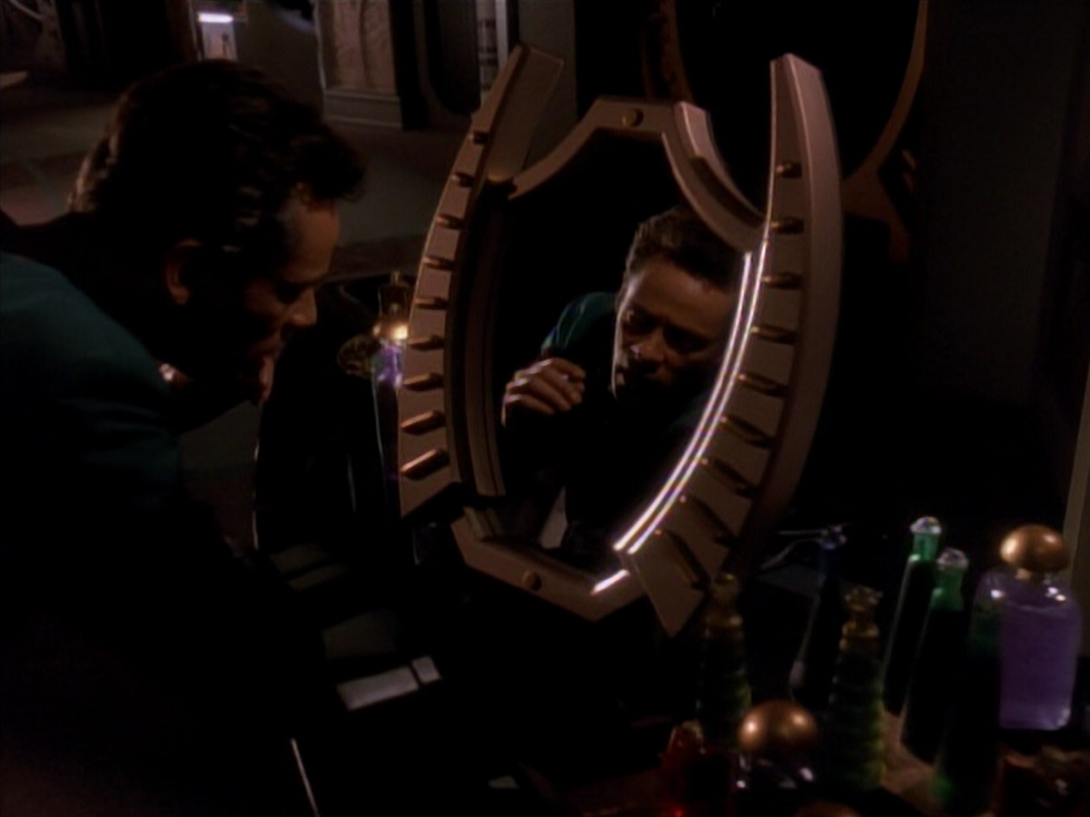 extant_StarTrek_DS9_3x18-DistantVoices_00670.jpg