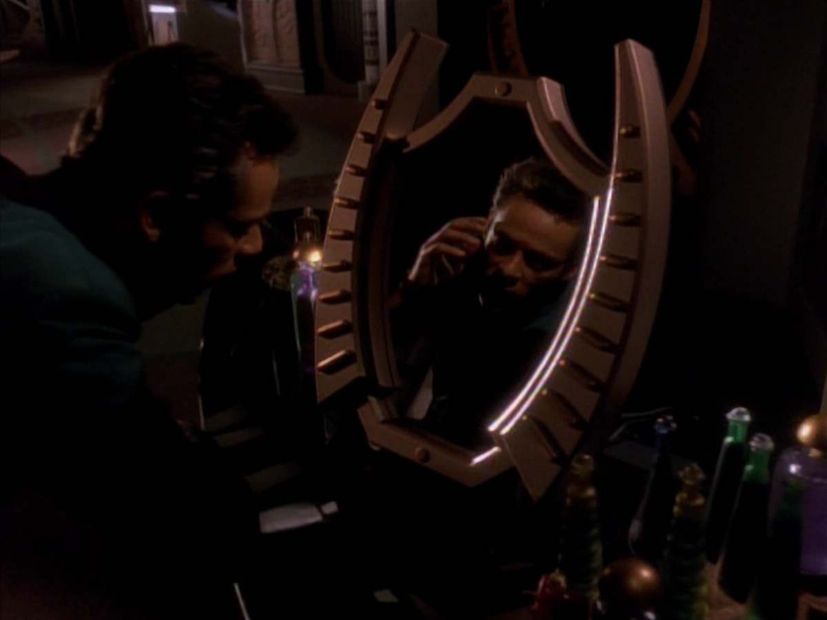 extant_StarTrek_DS9_3x18-DistantVoices_00672.jpg
