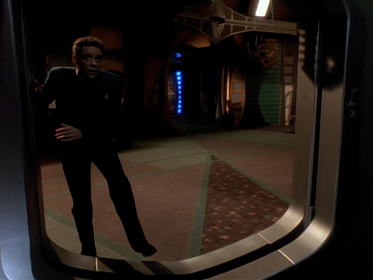 extant_StarTrek_DS9_3x18-DistantVoices_00695.jpg