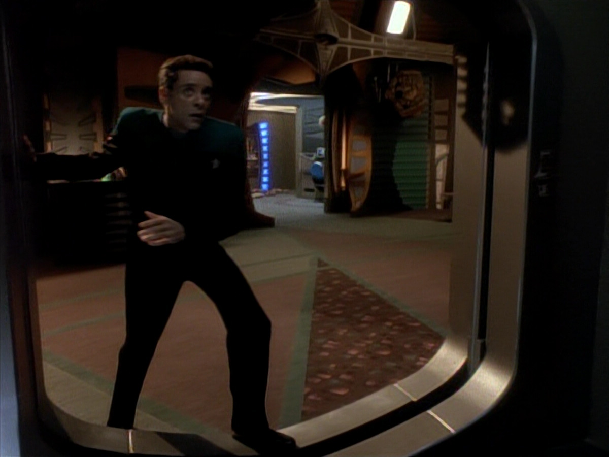 extant_StarTrek_DS9_3x18-DistantVoices_00696.jpg