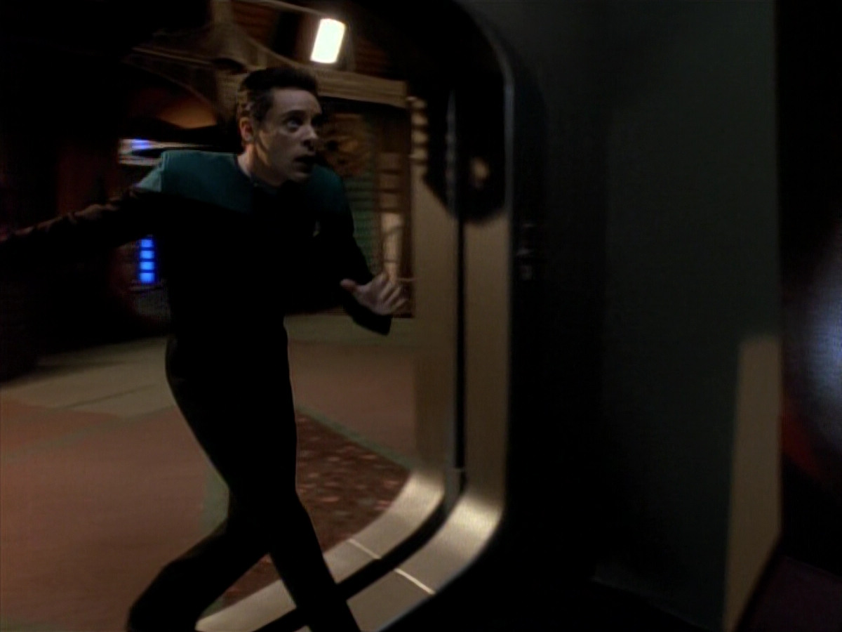extant_StarTrek_DS9_3x18-DistantVoices_00697.jpg