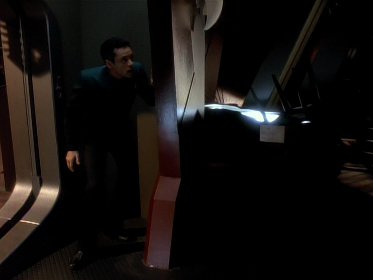 extant_StarTrek_DS9_3x18-DistantVoices_00699.jpg