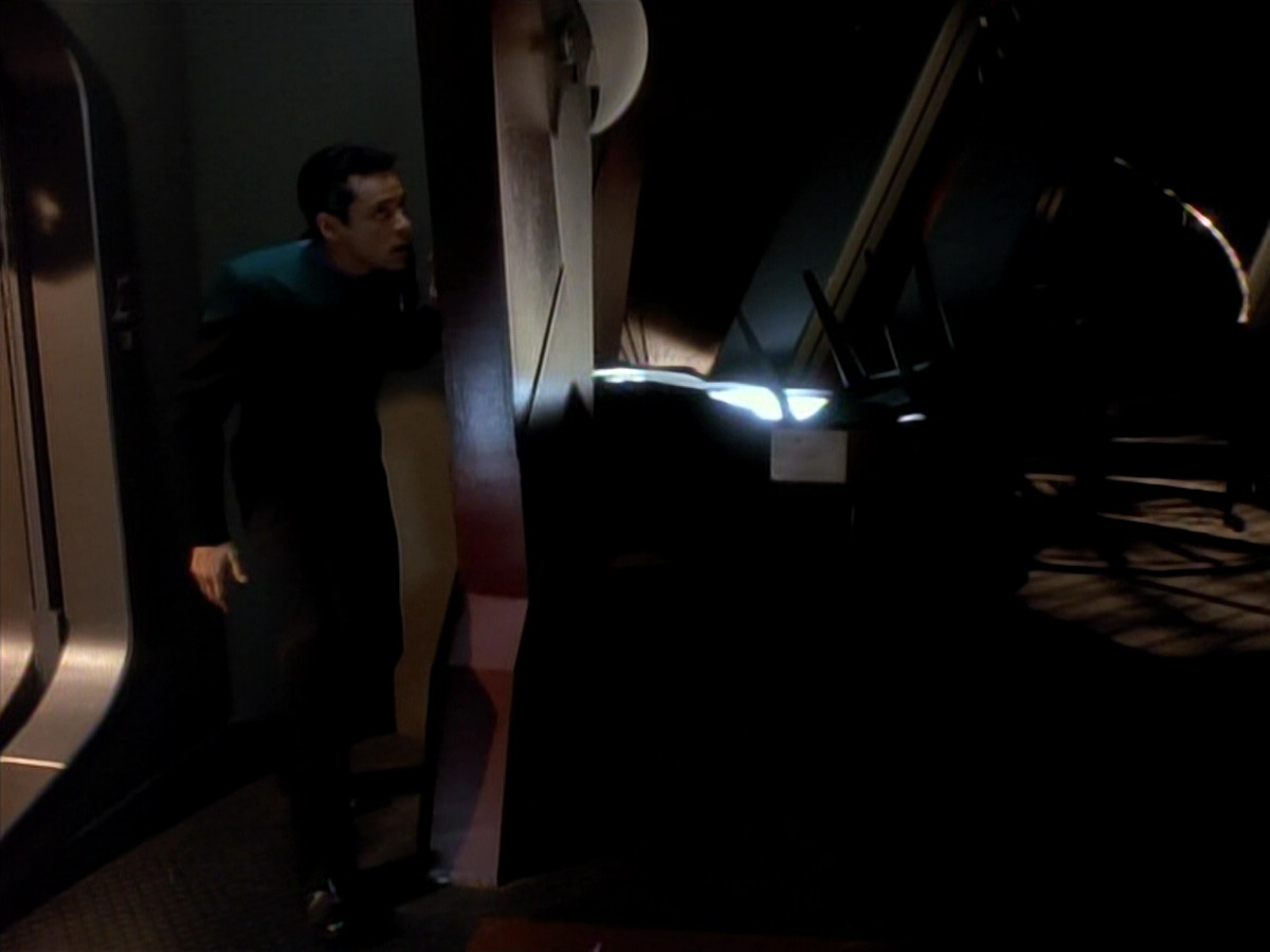extant_StarTrek_DS9_3x18-DistantVoices_00702.jpg
