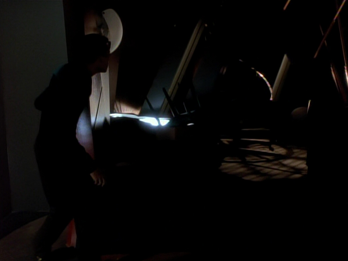 extant_StarTrek_DS9_3x18-DistantVoices_00706.jpg