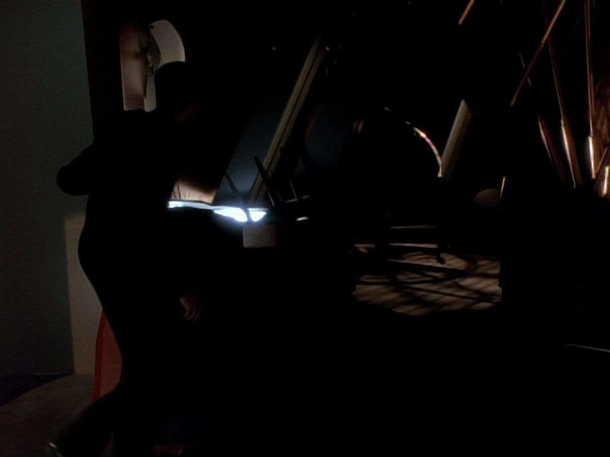 extant_StarTrek_DS9_3x18-DistantVoices_00707.jpg