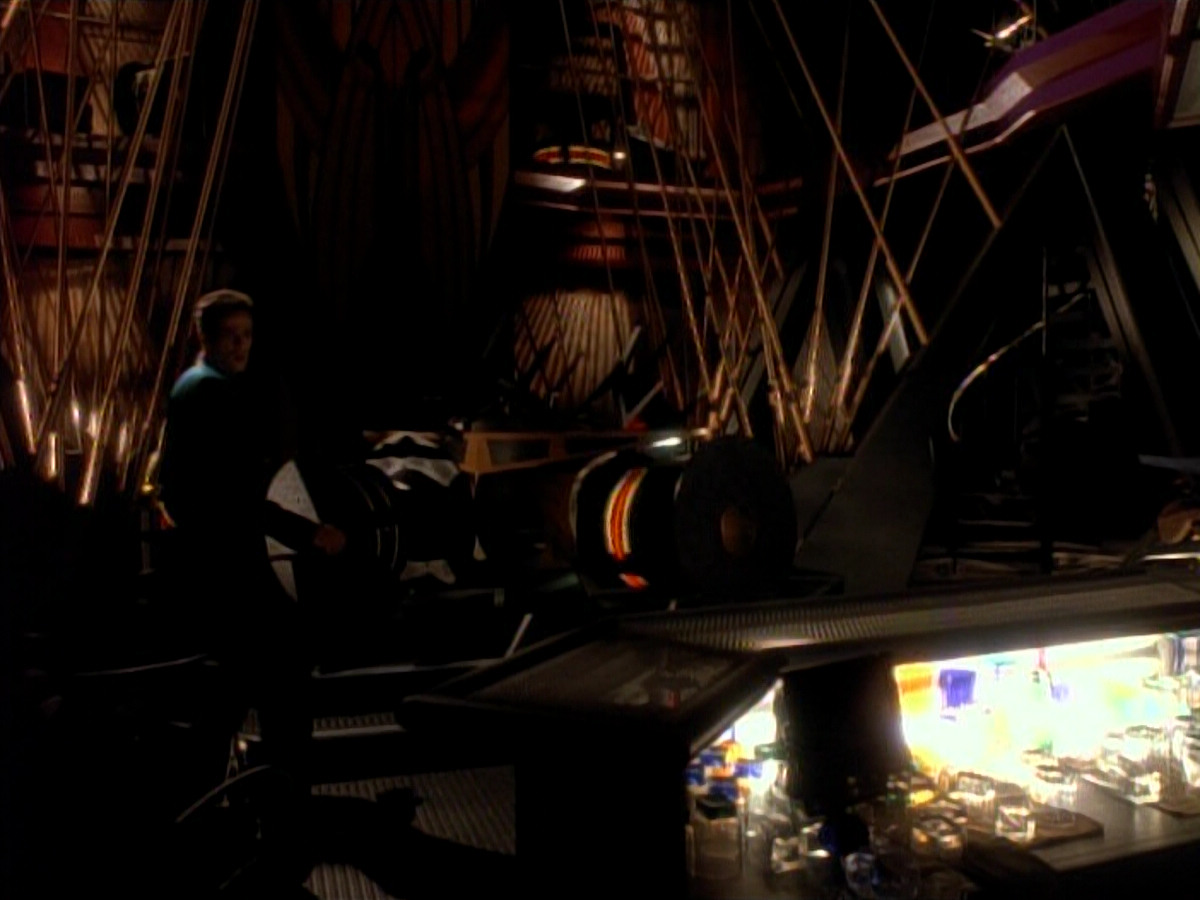 extant_StarTrek_DS9_3x18-DistantVoices_00729.jpg