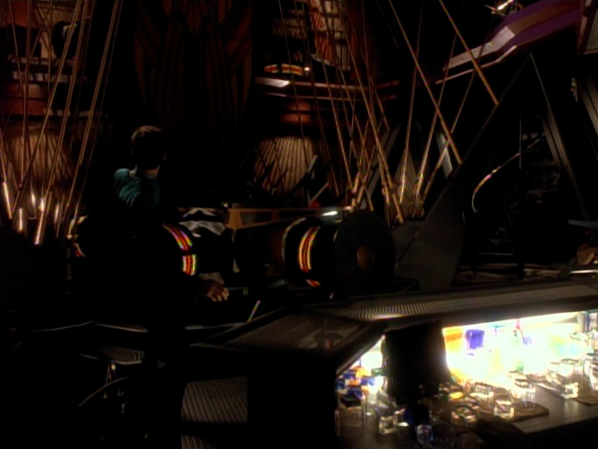 extant_StarTrek_DS9_3x18-DistantVoices_00732.jpg