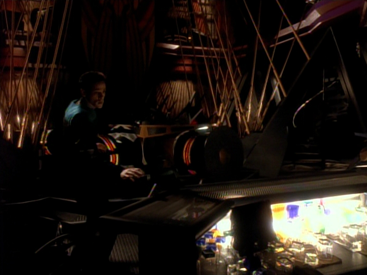extant_StarTrek_DS9_3x18-DistantVoices_00733.jpg