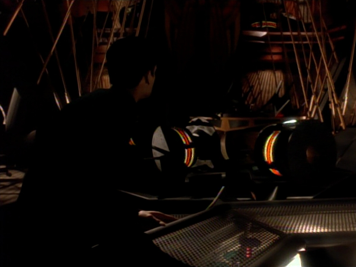extant_StarTrek_DS9_3x18-DistantVoices_00739.jpg