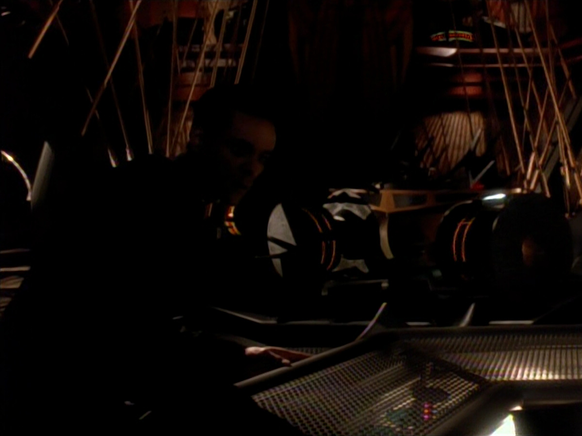 extant_StarTrek_DS9_3x18-DistantVoices_00740.jpg
