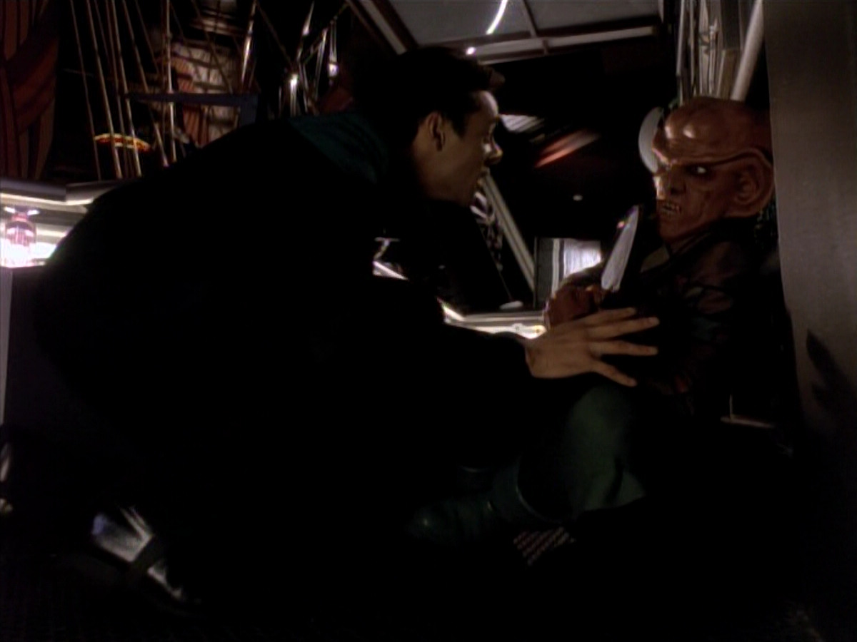 extant_StarTrek_DS9_3x18-DistantVoices_00745.jpg