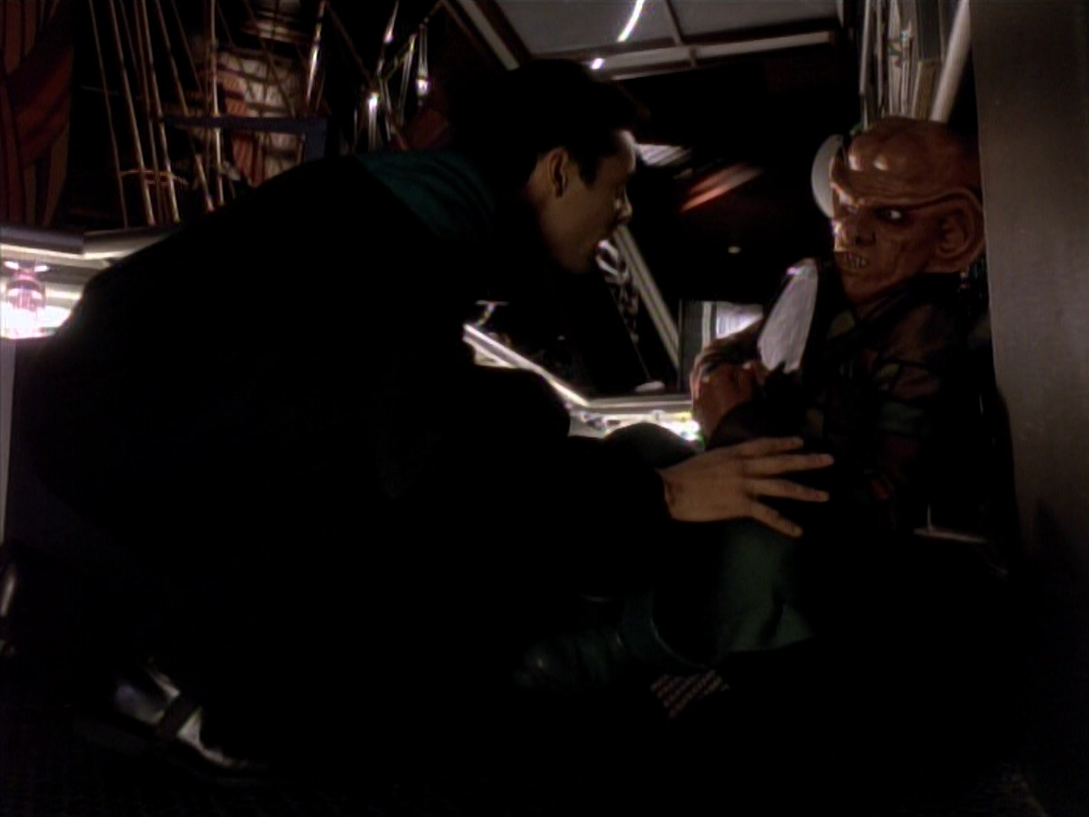 extant_StarTrek_DS9_3x18-DistantVoices_00747.jpg