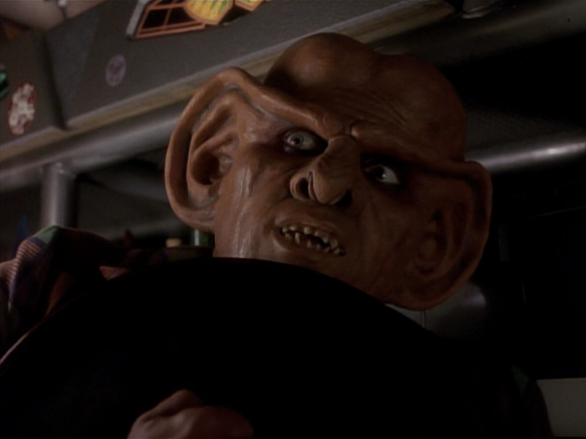 extant_StarTrek_DS9_3x18-DistantVoices_00751.jpg