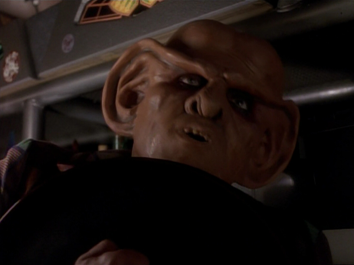 extant_StarTrek_DS9_3x18-DistantVoices_00770.jpg