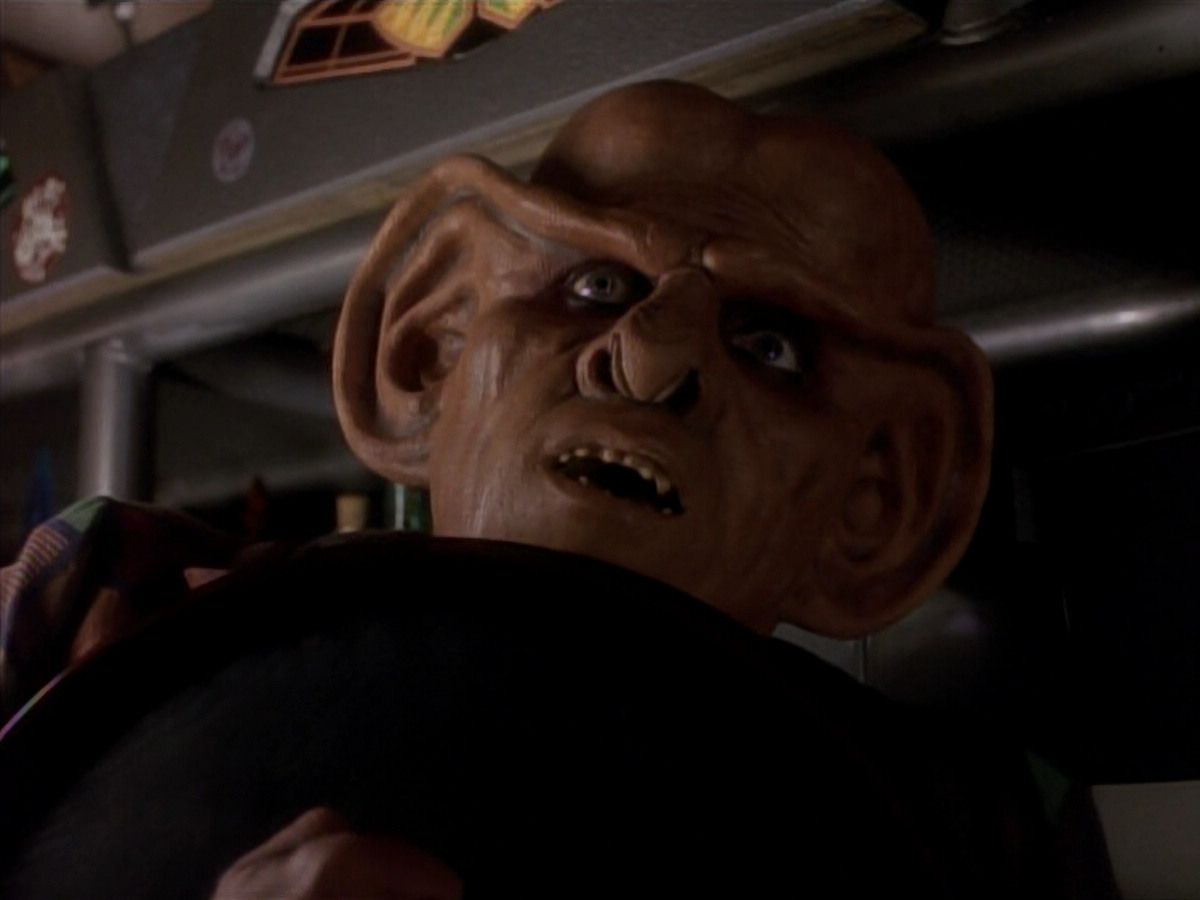 extant_StarTrek_DS9_3x18-DistantVoices_00772.jpg