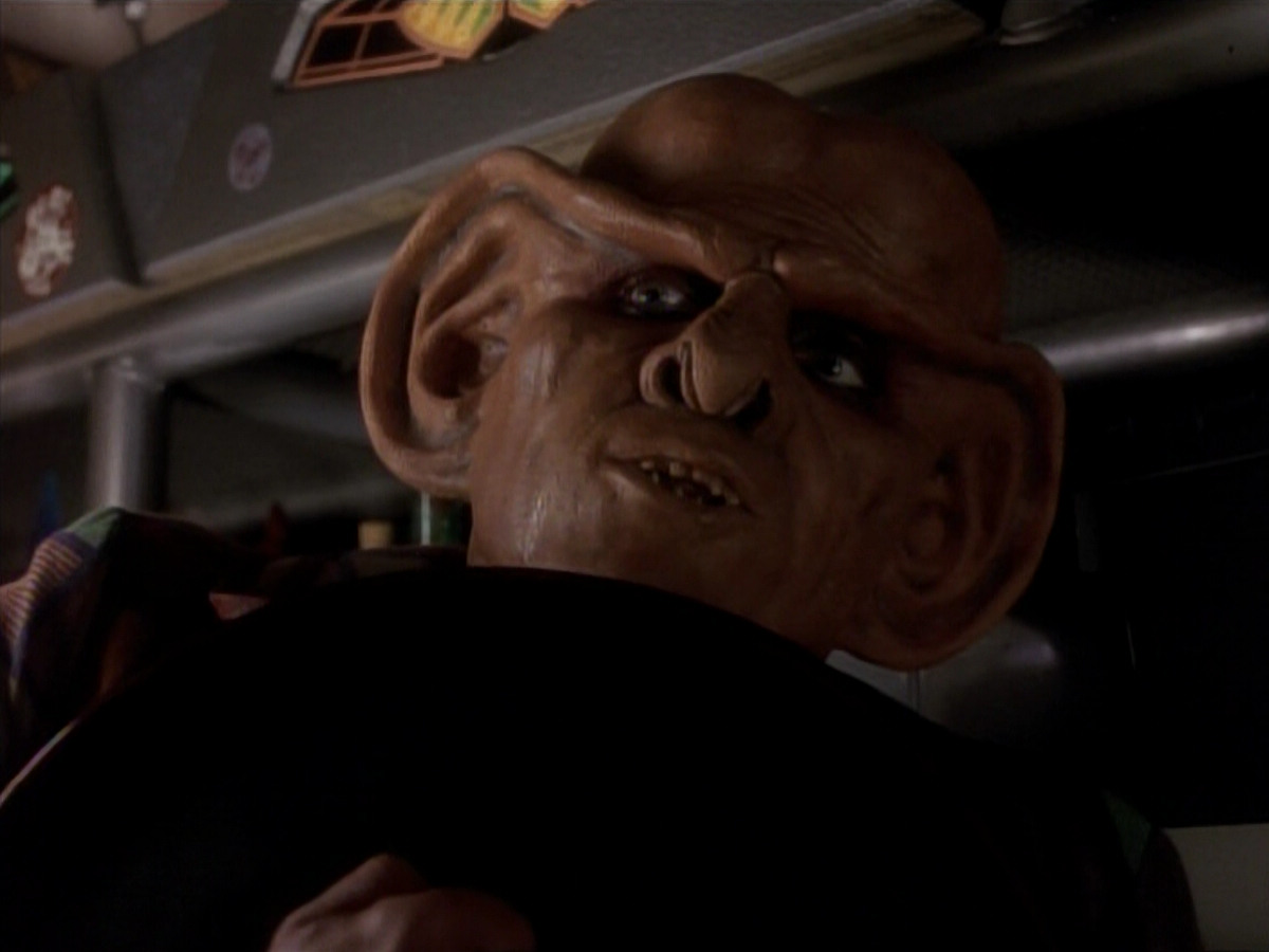 extant_StarTrek_DS9_3x18-DistantVoices_00779.jpg