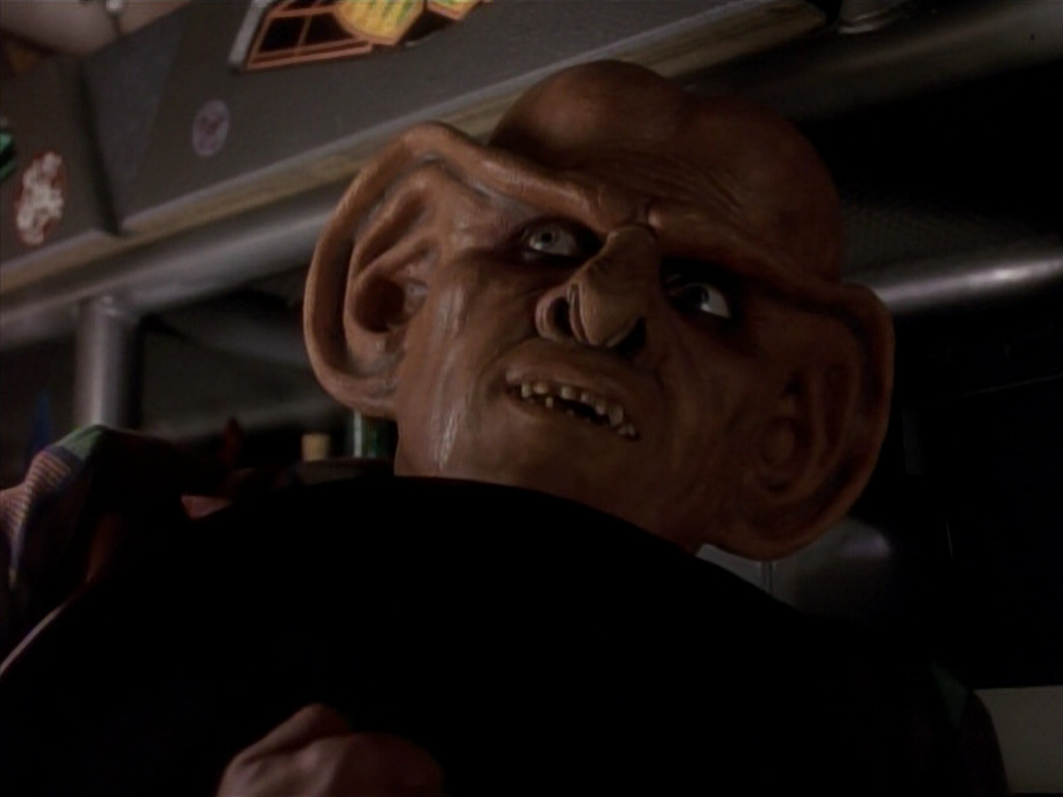 extant_StarTrek_DS9_3x18-DistantVoices_00789.jpg