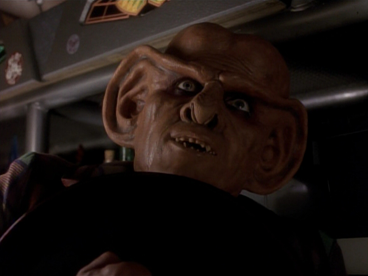 extant_StarTrek_DS9_3x18-DistantVoices_00793.jpg