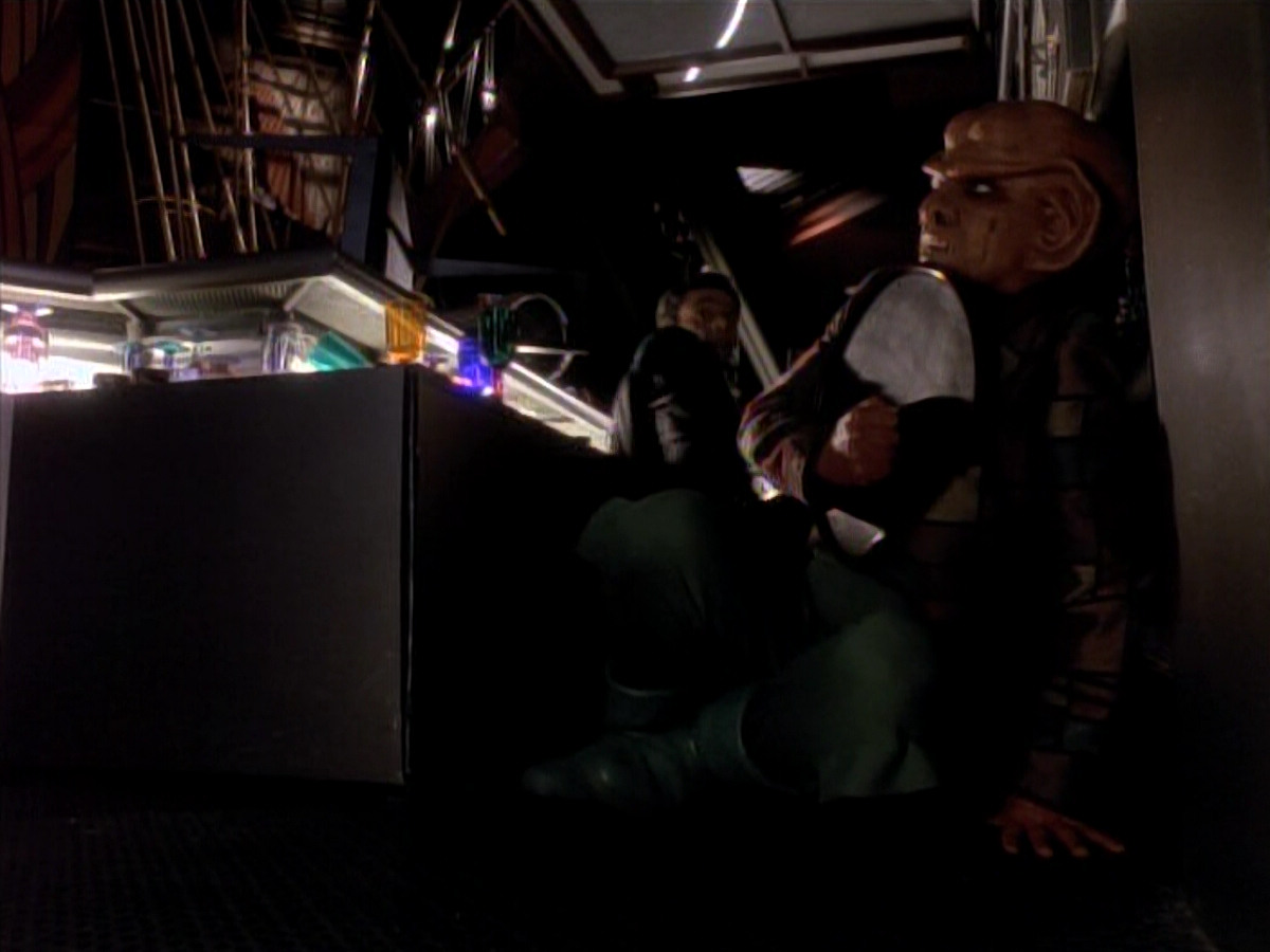 extant_StarTrek_DS9_3x18-DistantVoices_00818.jpg