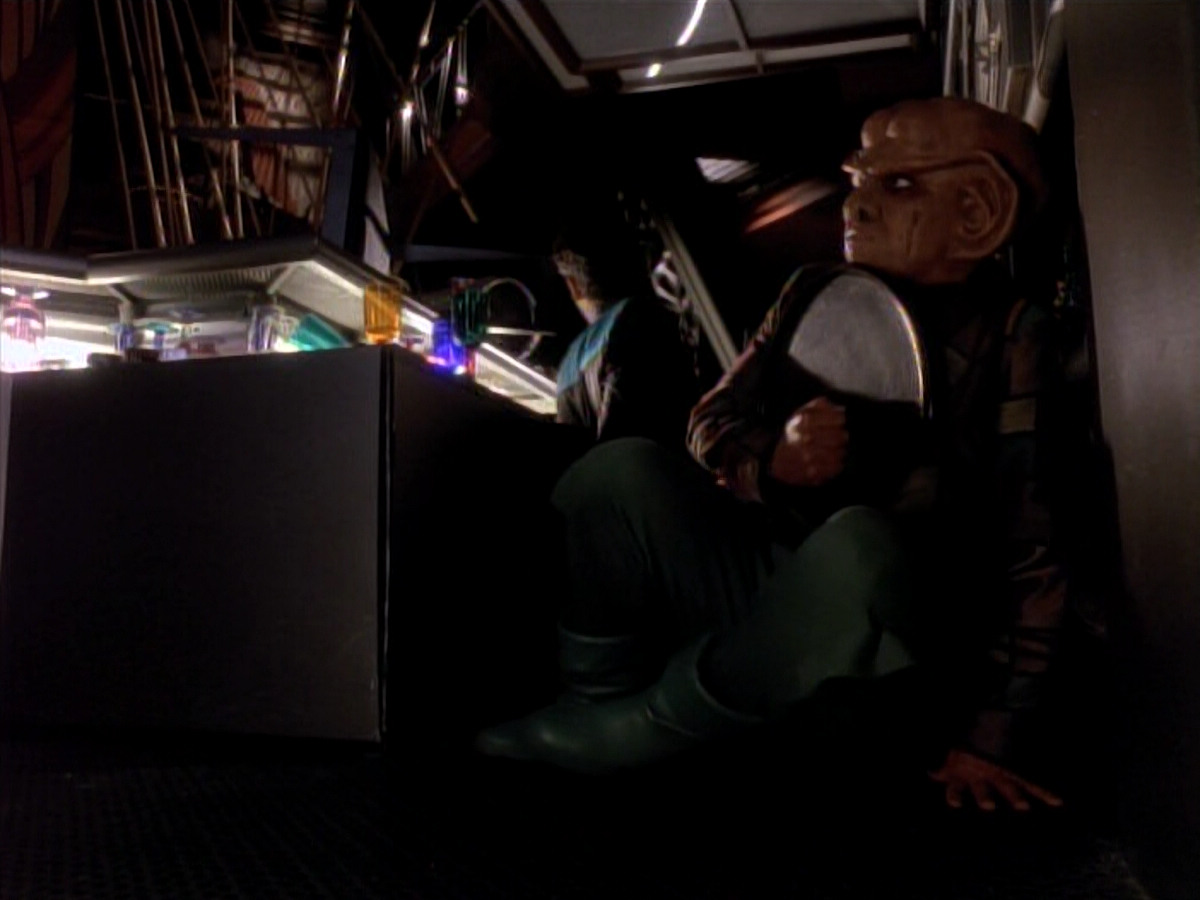 extant_StarTrek_DS9_3x18-DistantVoices_00822.jpg