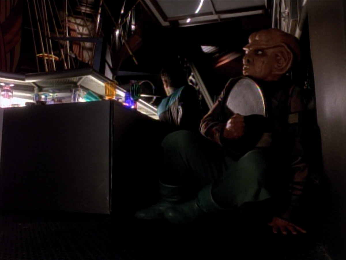 extant_StarTrek_DS9_3x18-DistantVoices_00824.jpg