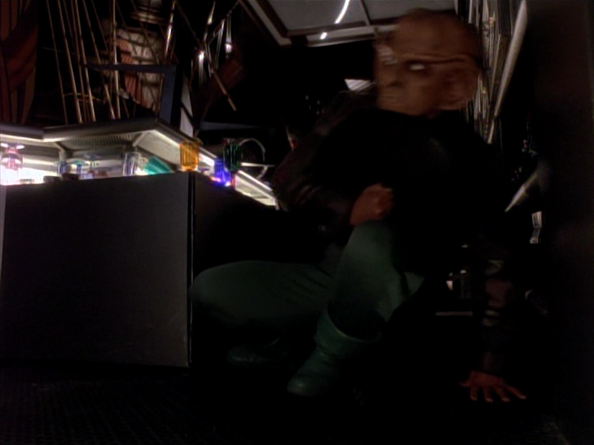 extant_StarTrek_DS9_3x18-DistantVoices_00826.jpg